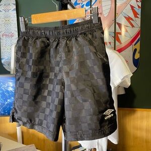 Umbro boys Black Checkerboard Shorts size small